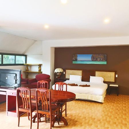 Patong 7Days Premium Hotel Phuket Esterno foto