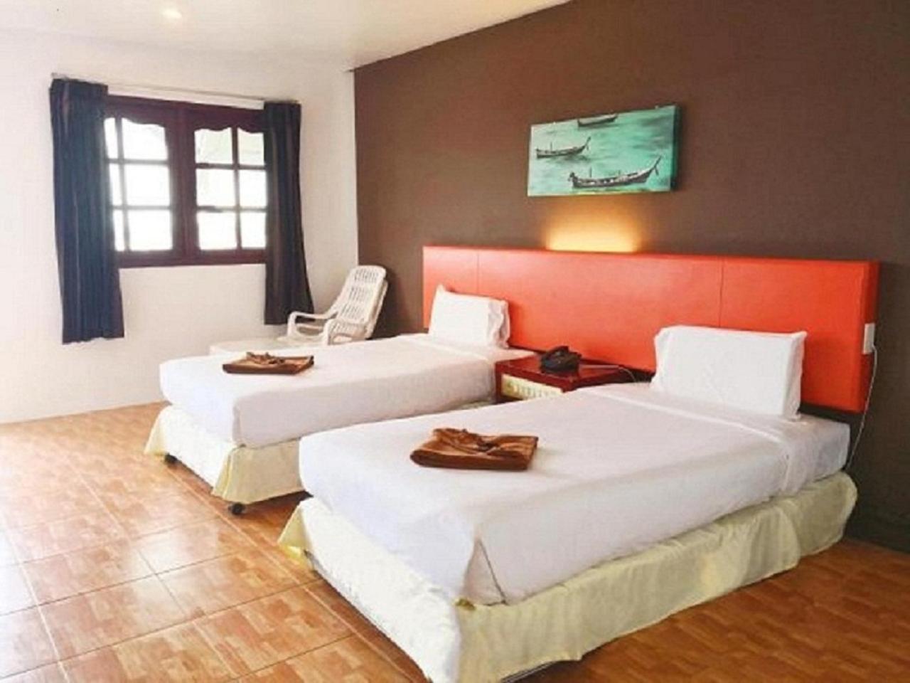 Patong 7Days Premium Hotel Phuket Esterno foto