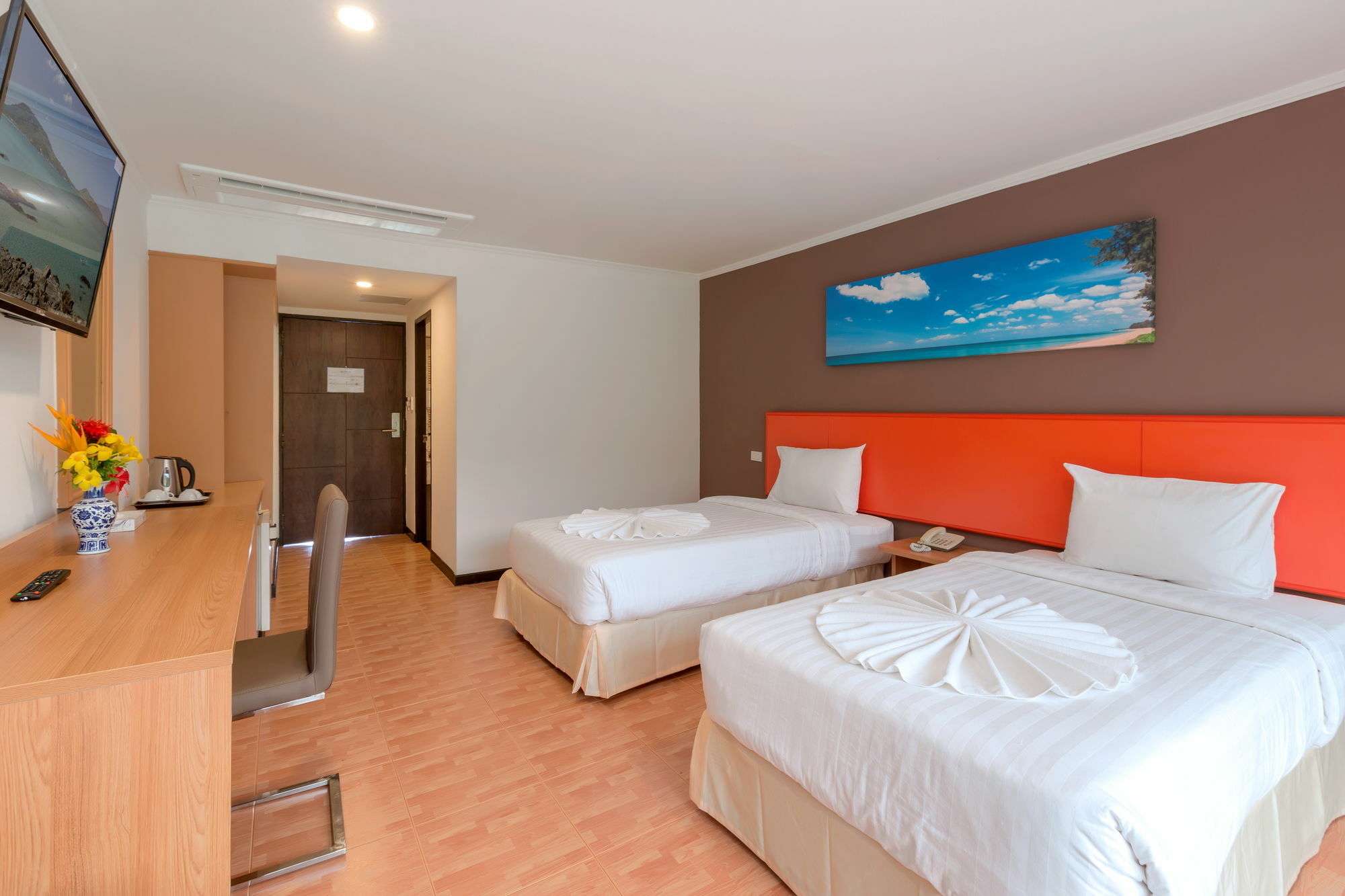 Patong 7Days Premium Hotel Phuket Esterno foto