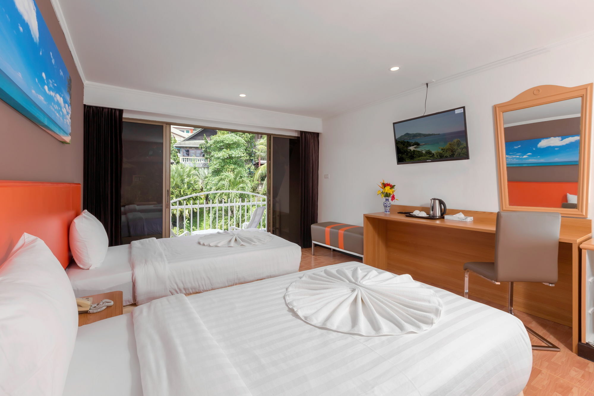 Patong 7Days Premium Hotel Phuket Esterno foto