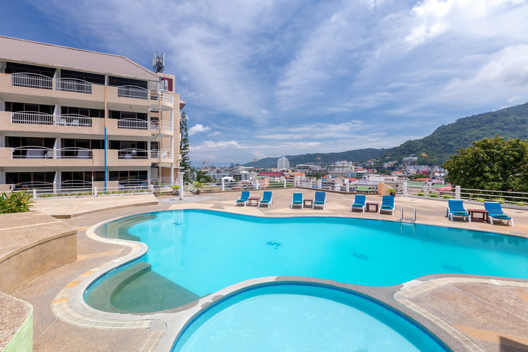 Patong 7Days Premium Hotel Phuket Esterno foto