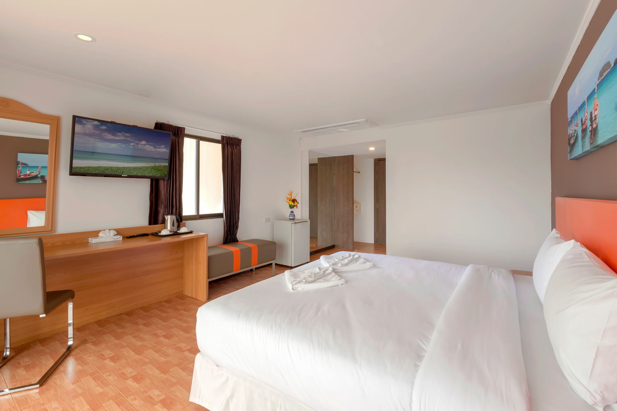 Patong 7Days Premium Hotel Phuket Esterno foto