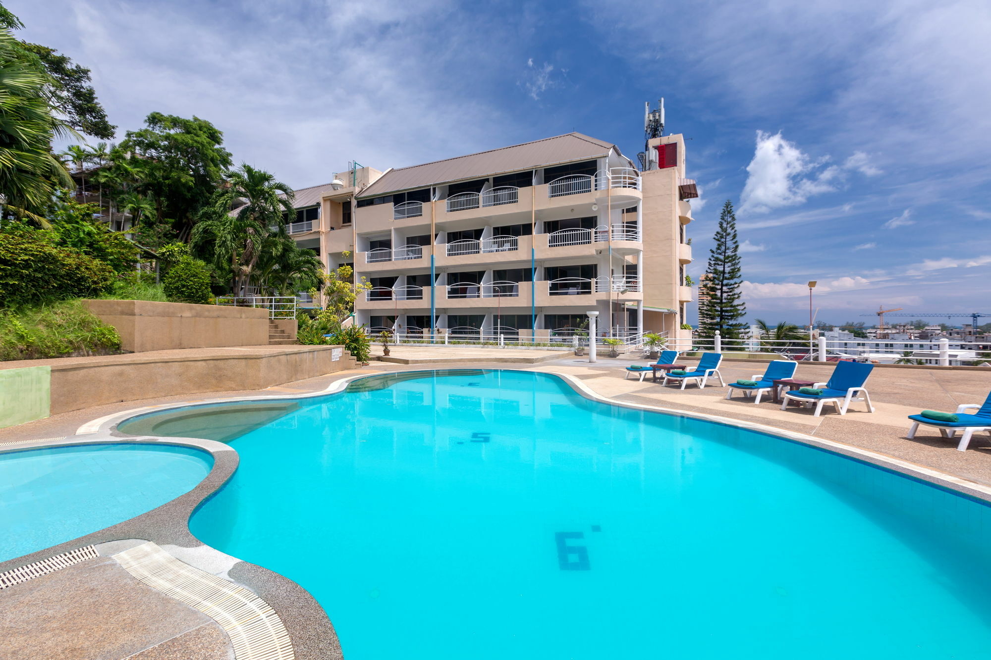 Patong 7Days Premium Hotel Phuket Esterno foto